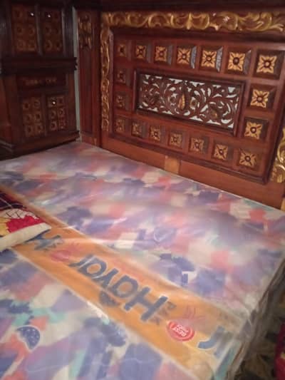 double bed king size mirror side table