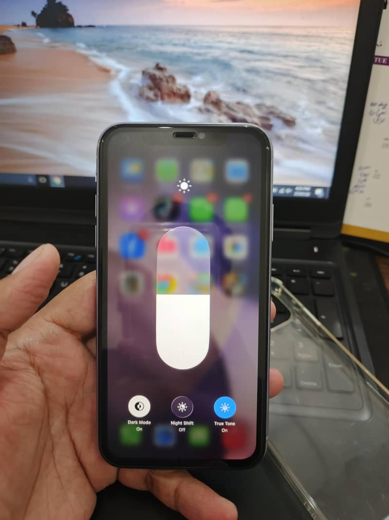 Apple iPhone 11 7