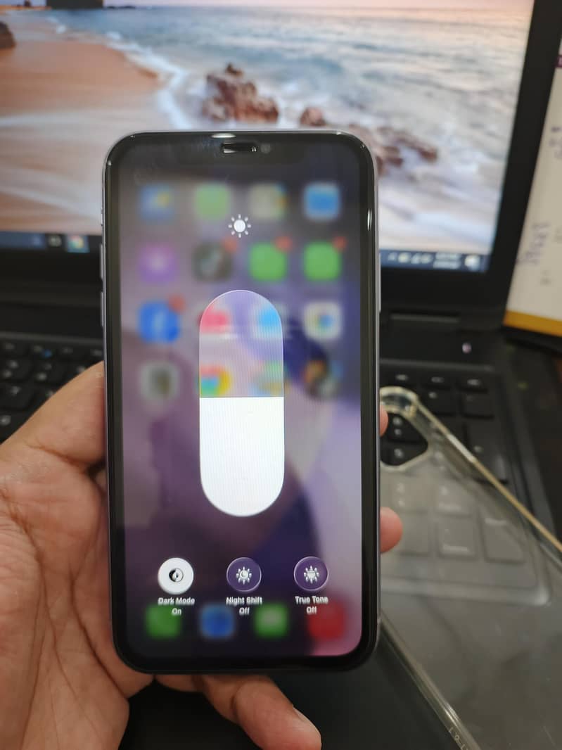 Apple iPhone 11 8