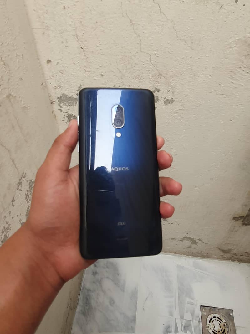 Sharp Aquos Zero 2 1