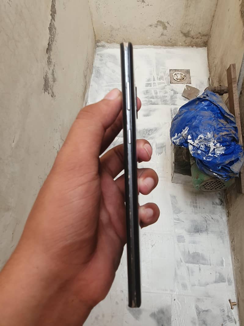 Sharp Aquos Zero 2 7