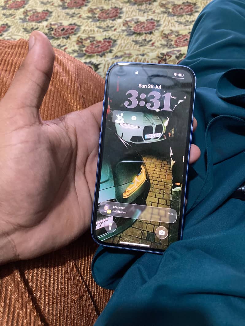 Apple iPhone 16 3