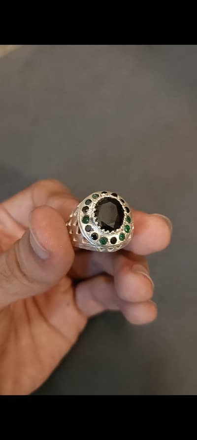 beautiful pure chandi ring  embideed by beautiful small aqeeq stones