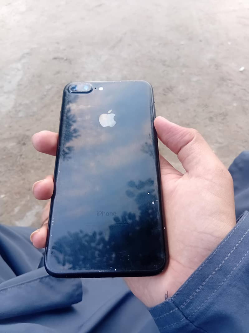 Apple iPhone 7 Plus 6