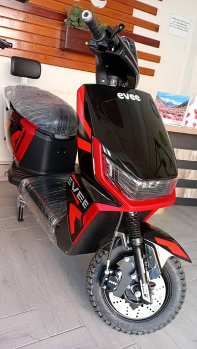 EVEE ELECTRIC SCOOTIES AVAILABLE ON LEASING
