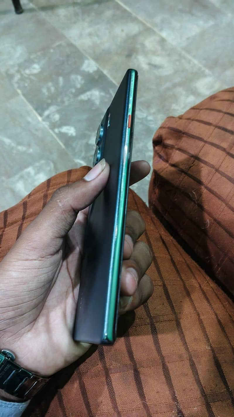 Tecno CAMON 40 Pro 1