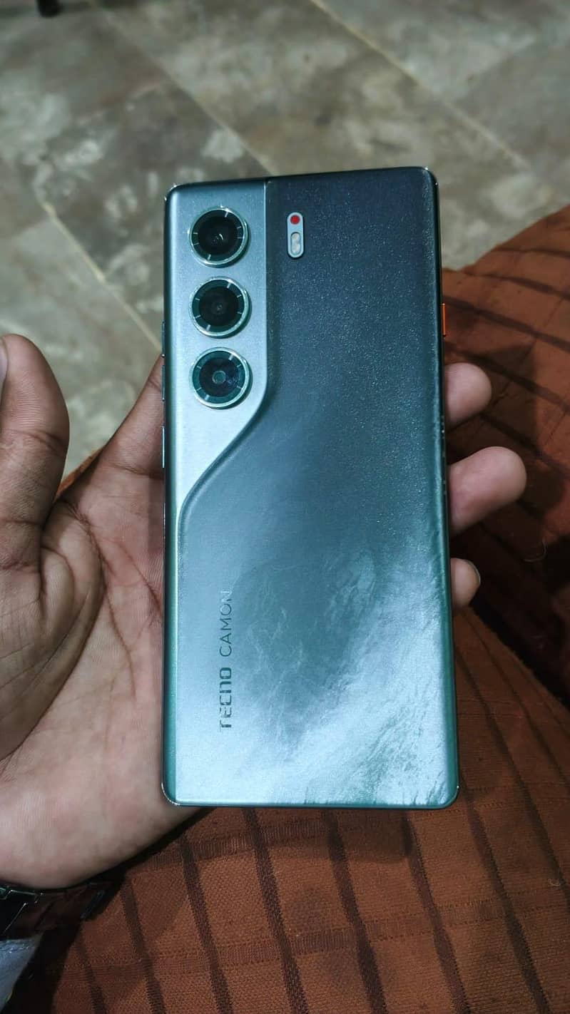 Tecno CAMON 40 Pro 3