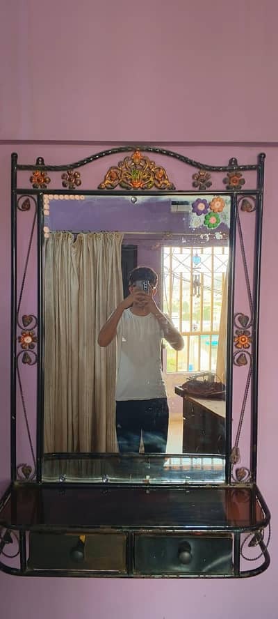 Dressing table