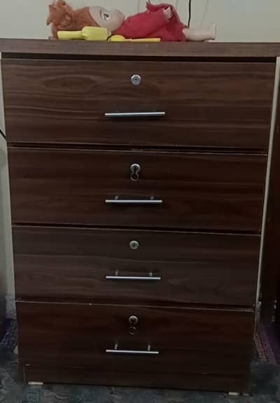Chest of drawers