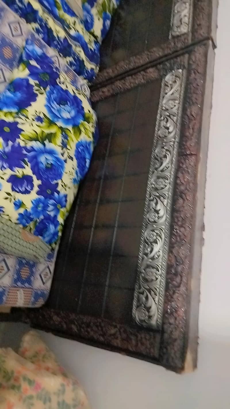 Two Single Bed Without Mattress 3