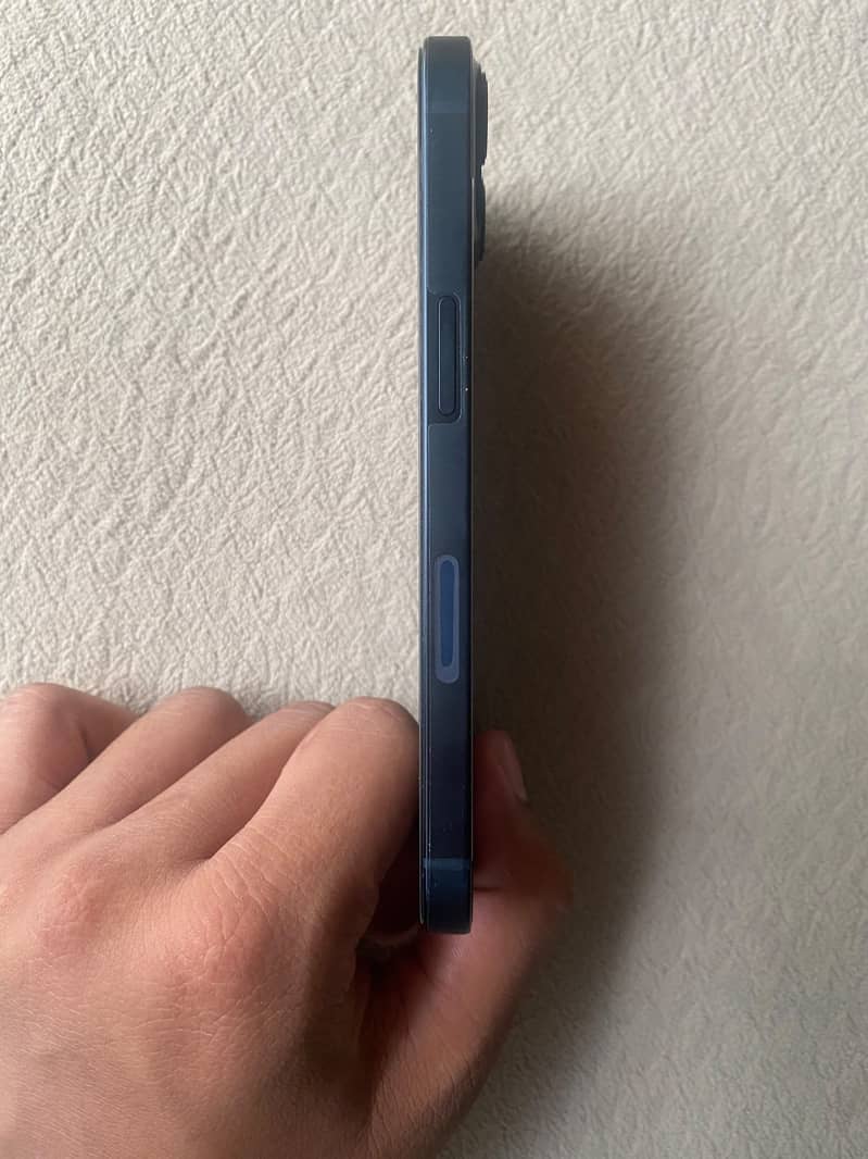 Apple iPhone 13 4