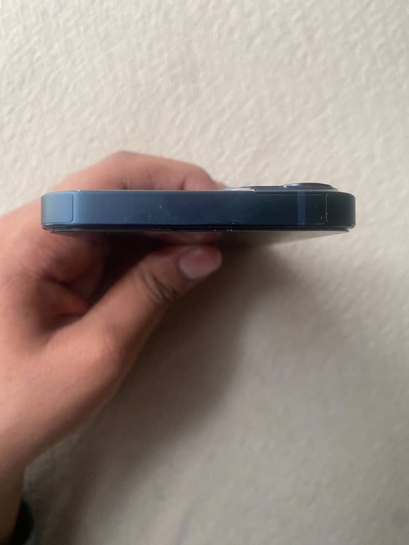 Apple iPhone 13 6
