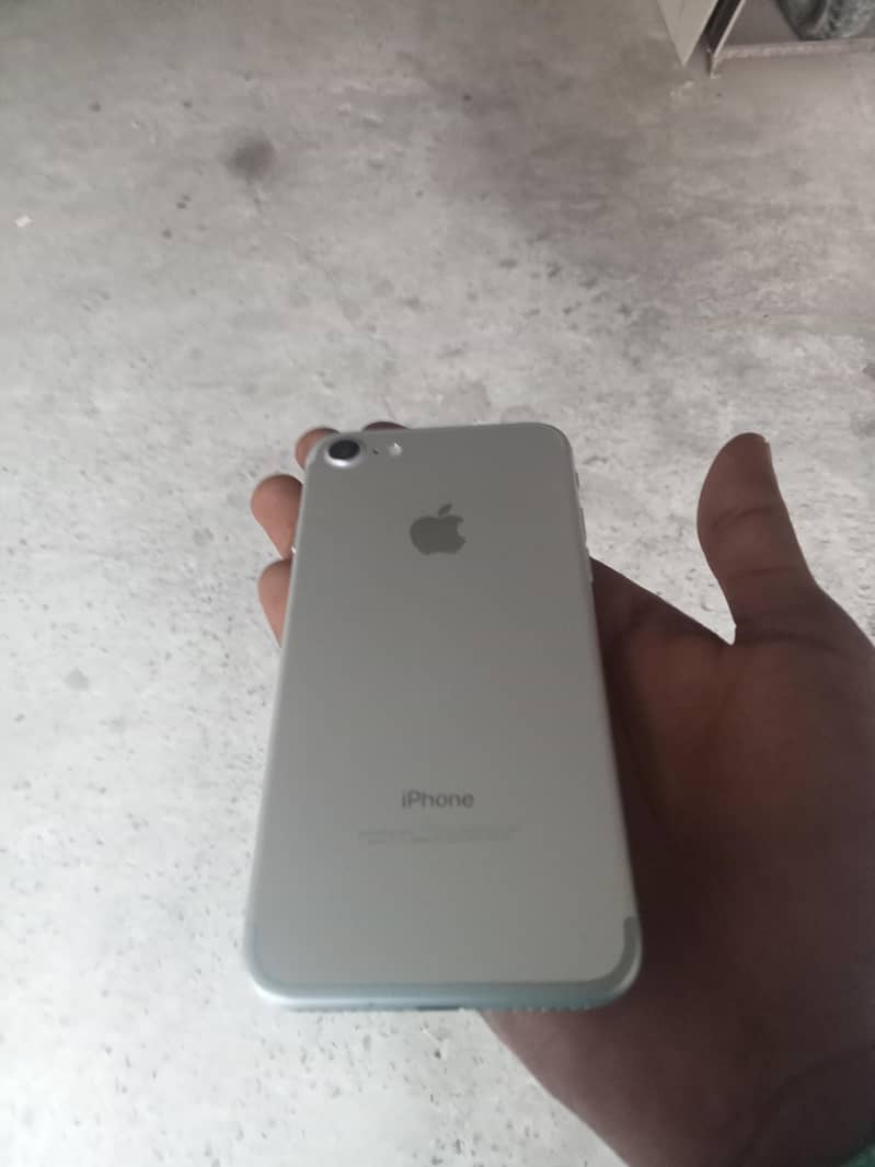 Apple iPhone 7 9