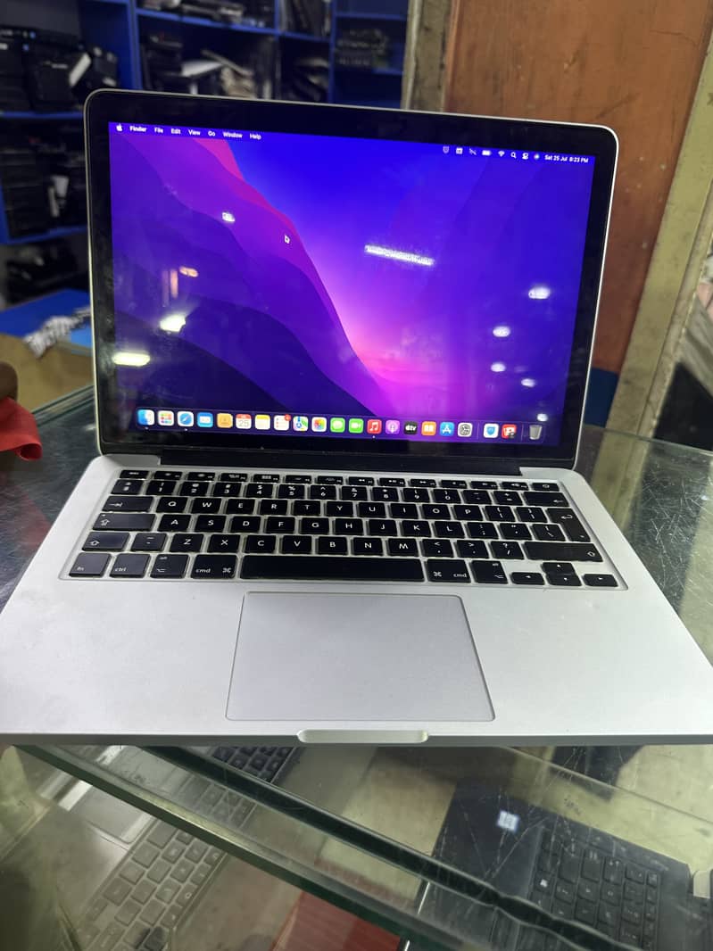 MackBook pro 1