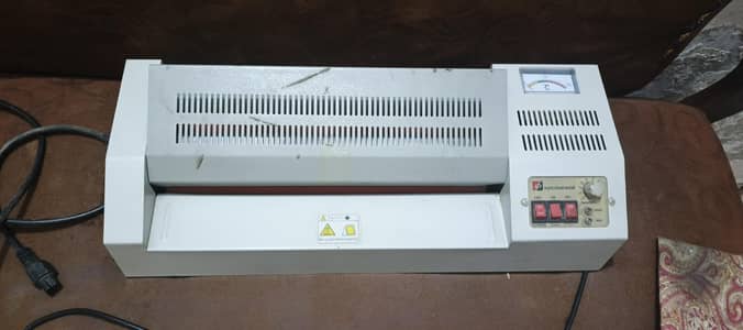 Heavy Duty A3/A4 Photo Laminating Machine – Excellent Condition