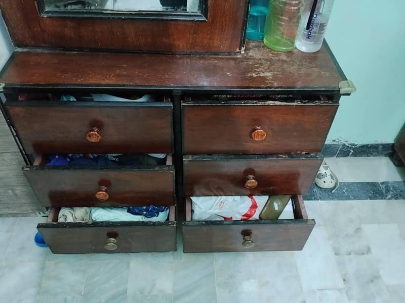 dressing table 0