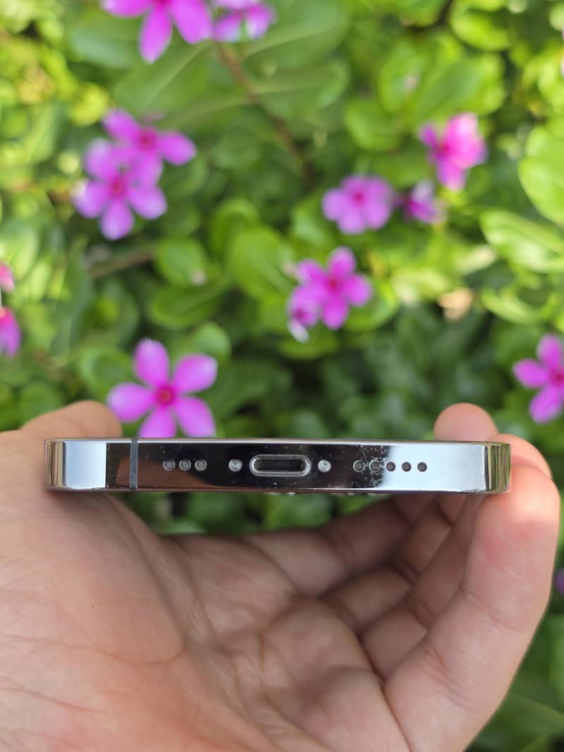 Apple iPhone 13 Pro 4