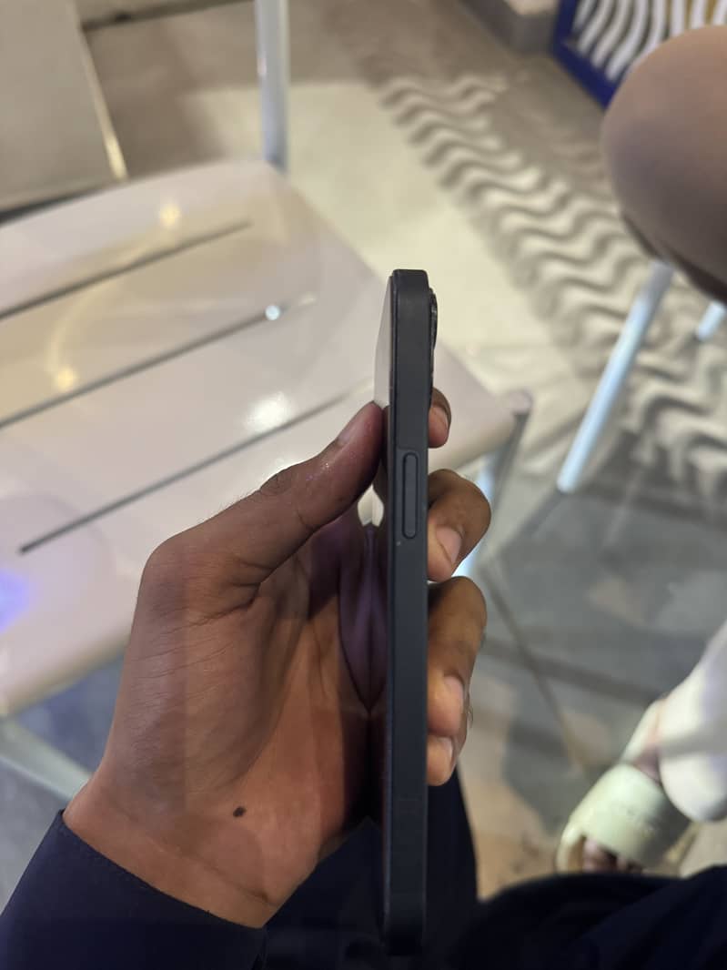 iPhone 13 1
