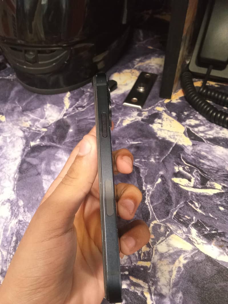 Apple iPhone 12 2
