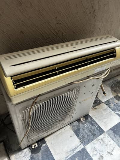 Haier Air conditioner 1.5 tonnes available for sale