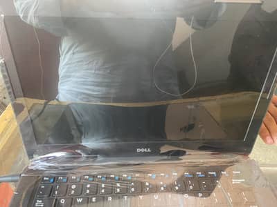 Core i5 7 generation very good condition original laptop no repair