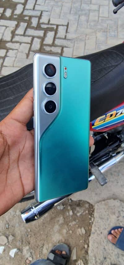 tecno camon 40 pro 8+8 256
