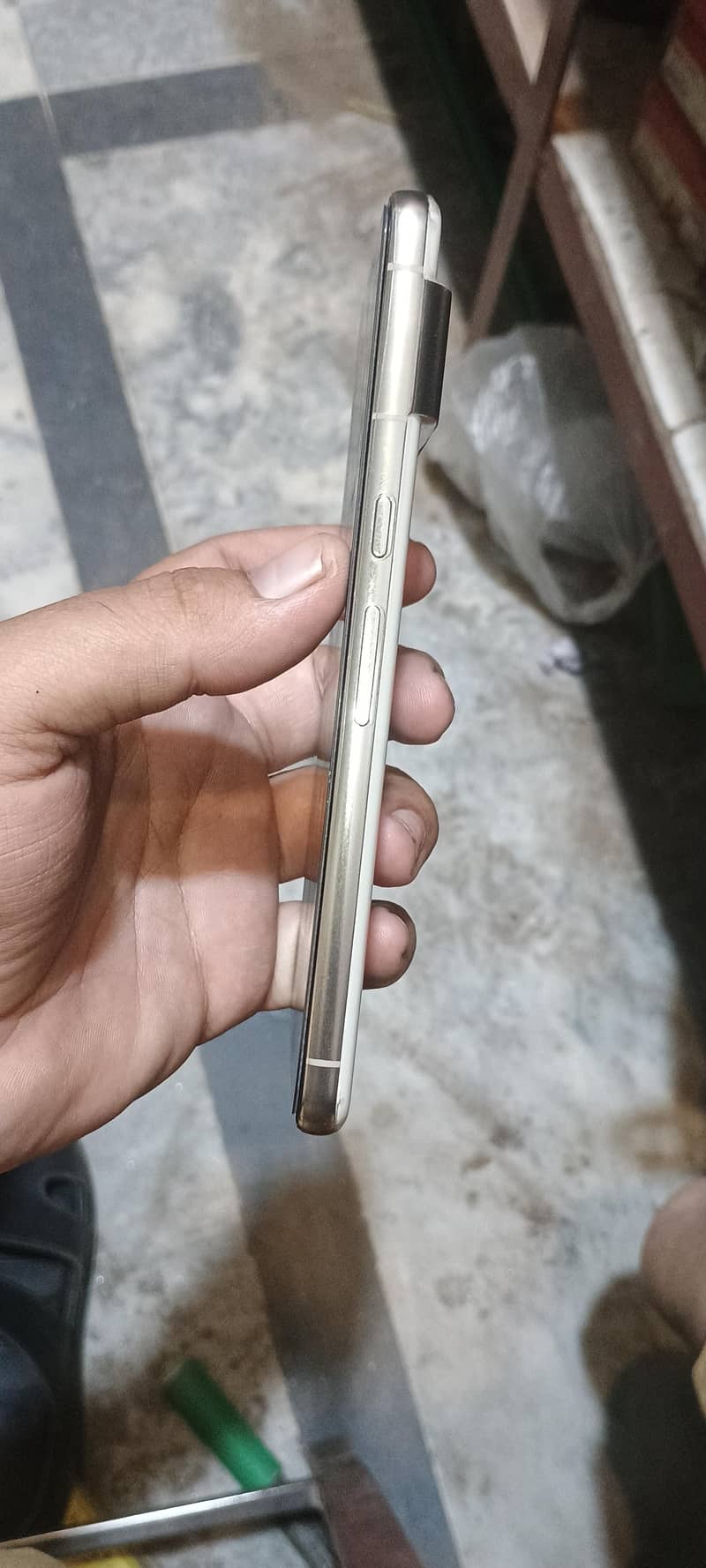 Google Pixel 8 Pro 2