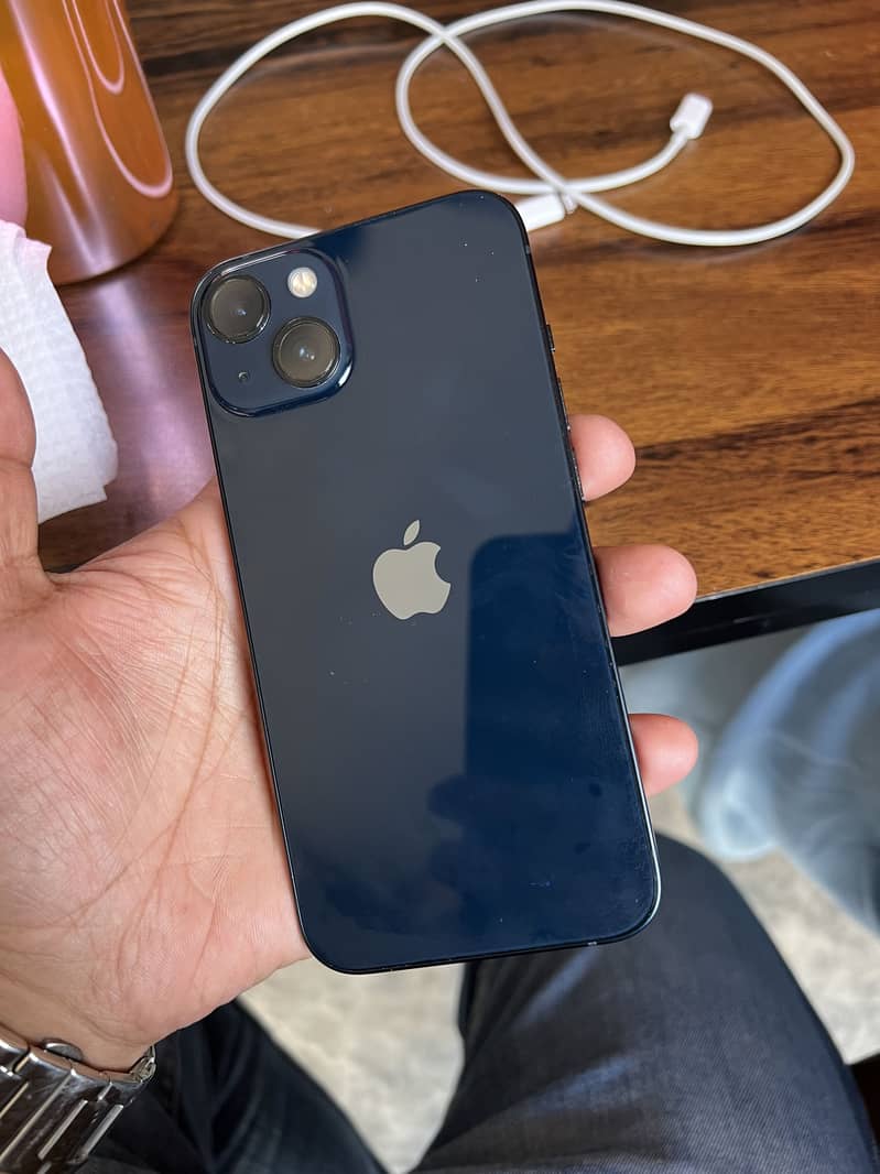 Apple iPhone 13 0