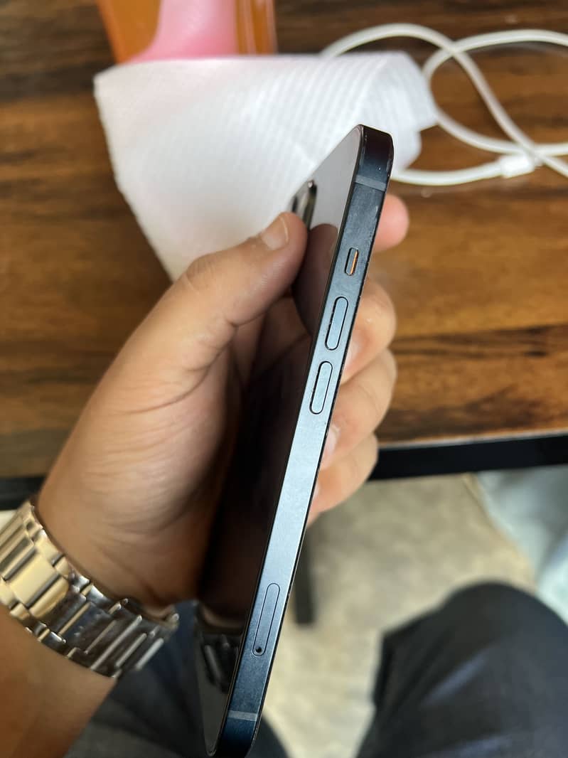 Apple iPhone 13 3