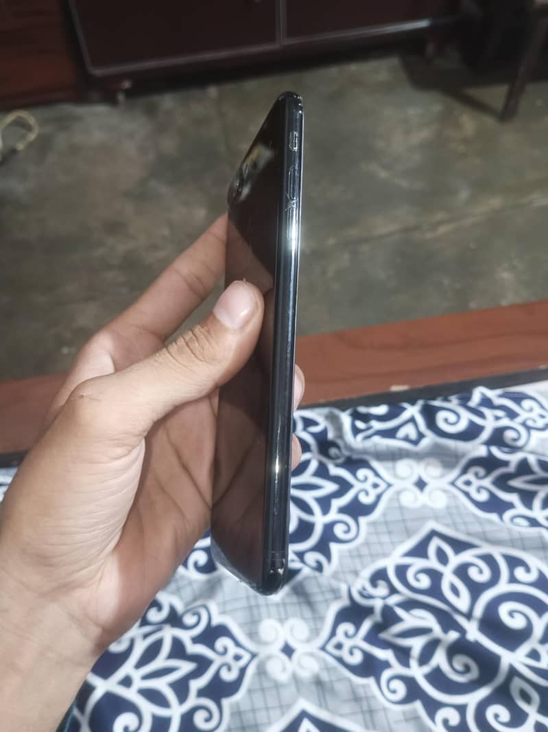 APPLE IPHONE 7 PLUS 1