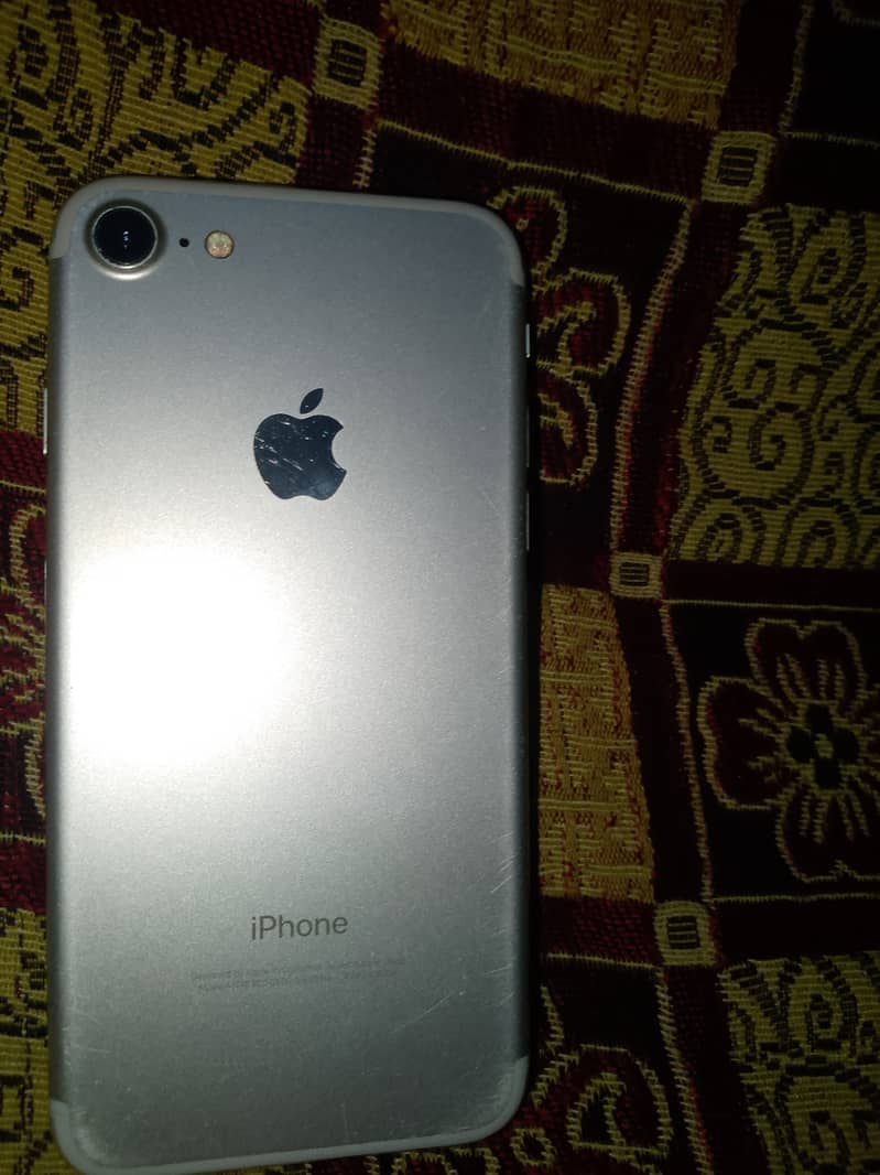 Apple iPhone 7 0