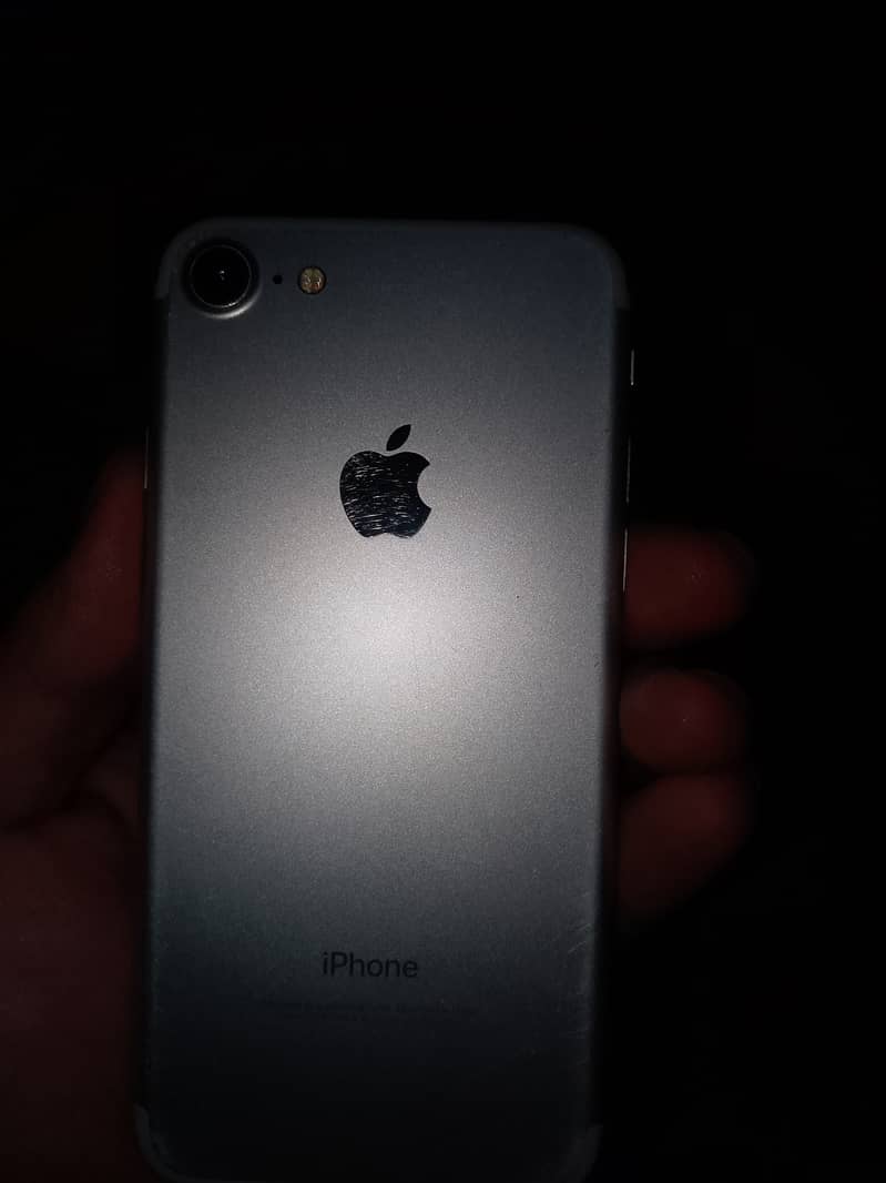 Apple iPhone 7 2