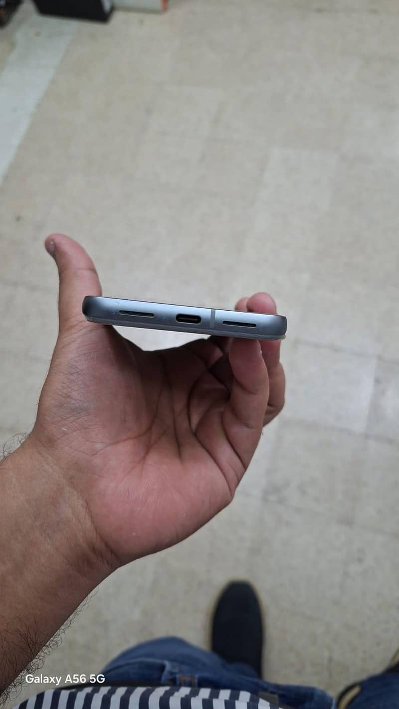 Google Pixel 8 4