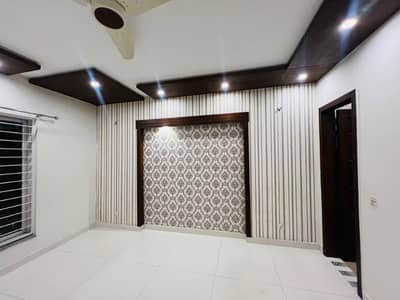 10 marla well maintained house for rent