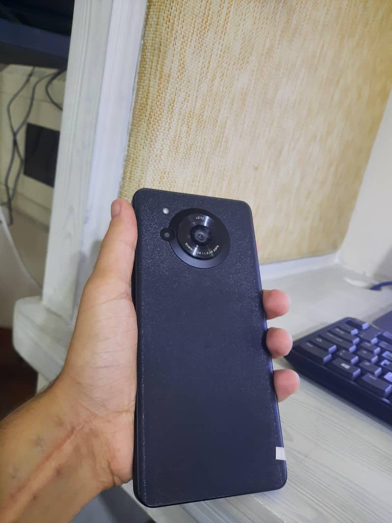 Sharp Aquos Sense7 0