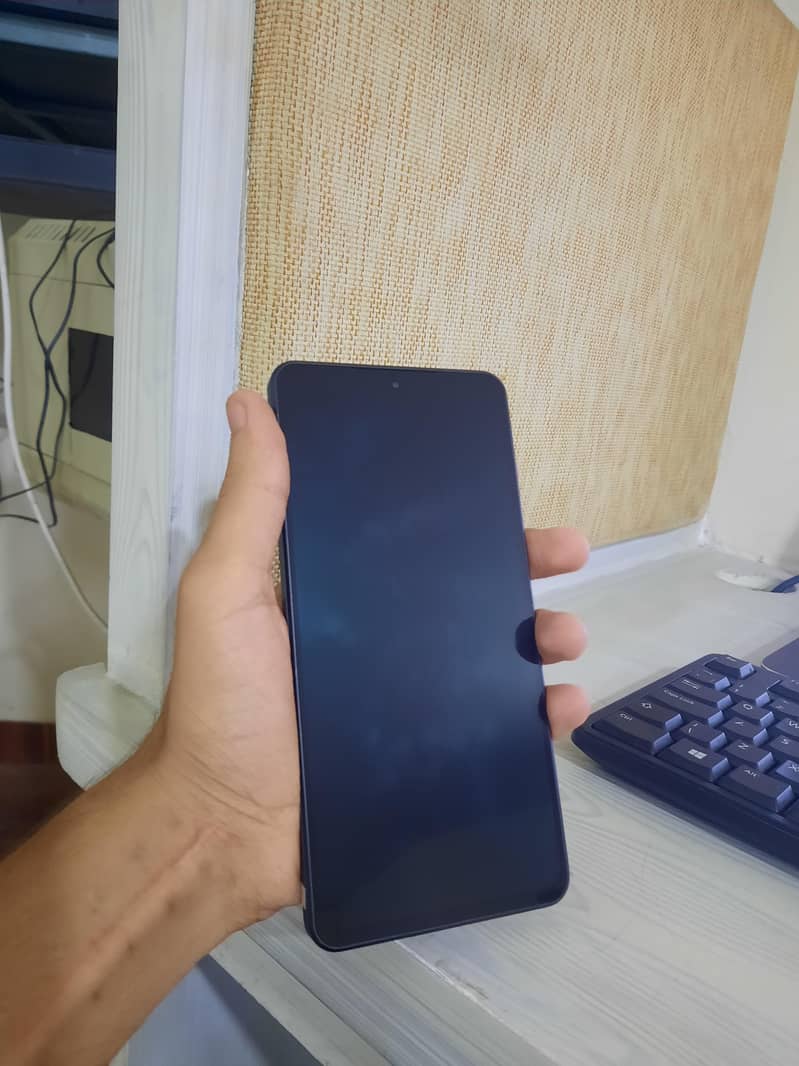 Sharp Aquos Sense7 3