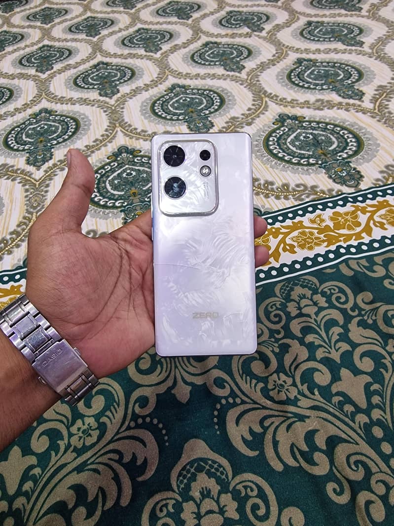 Infinix Zero 30 3