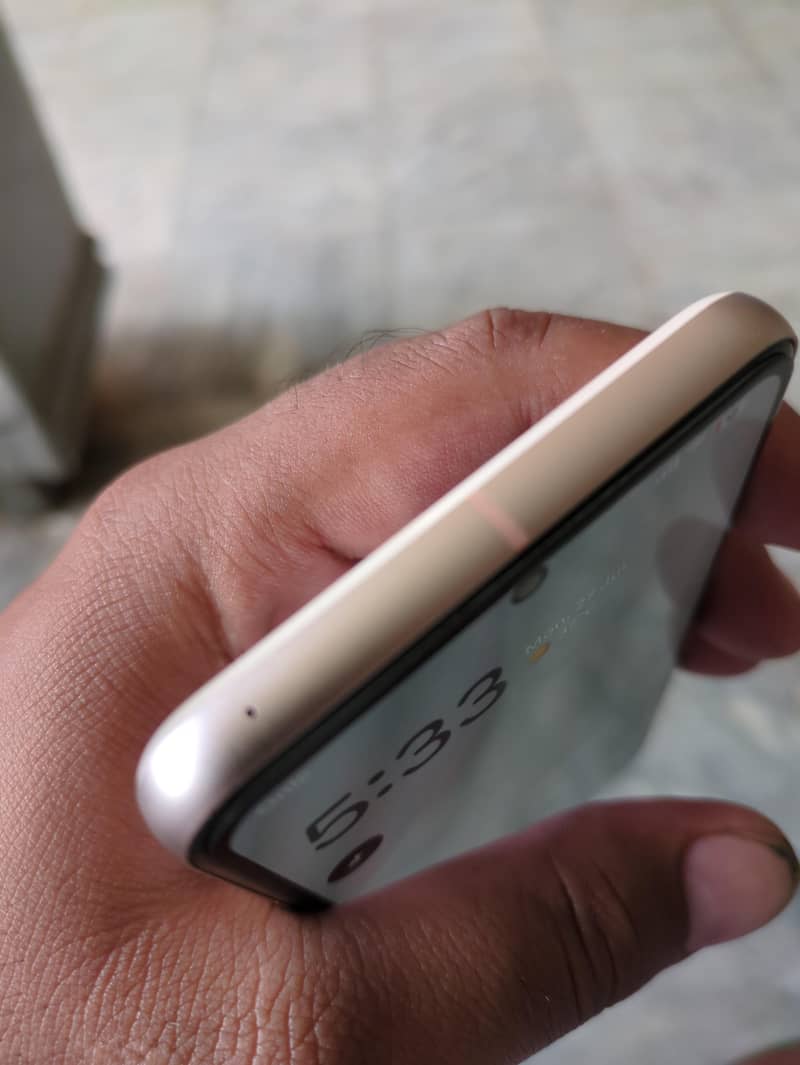 Google Pixel 8 6