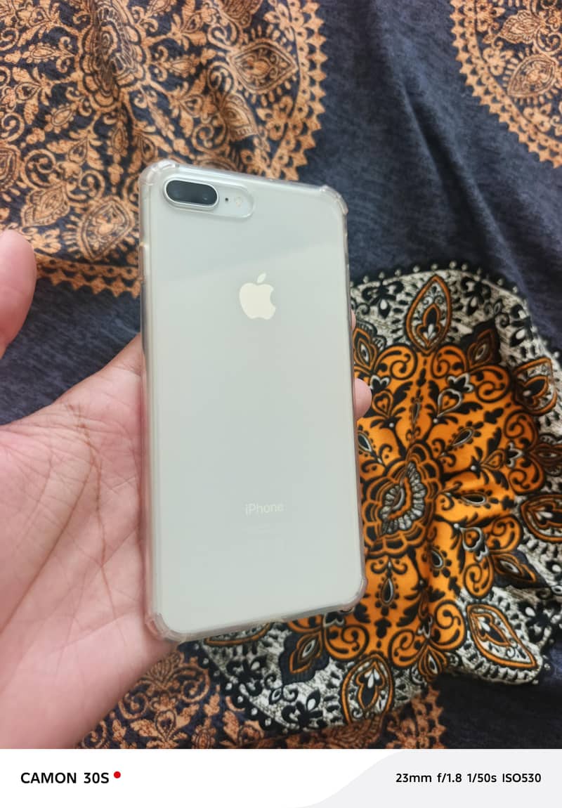 Apple iPhone 8 Plus 0