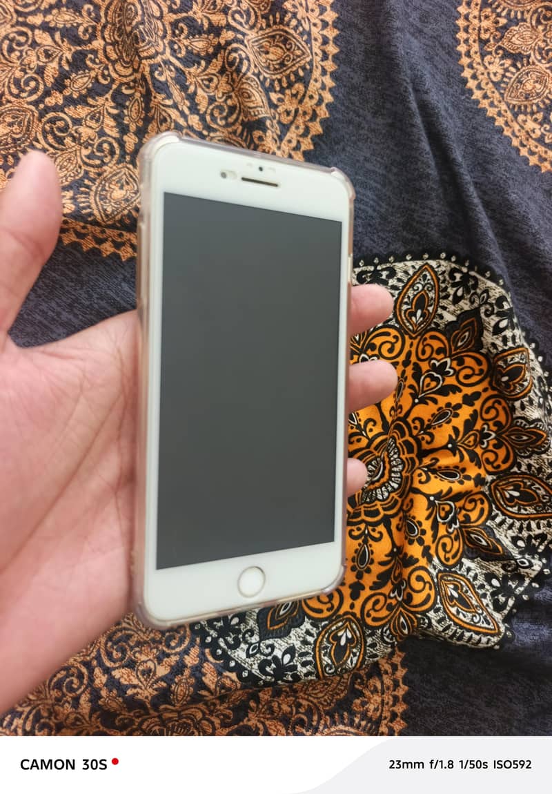 Apple iPhone 8 Plus 1