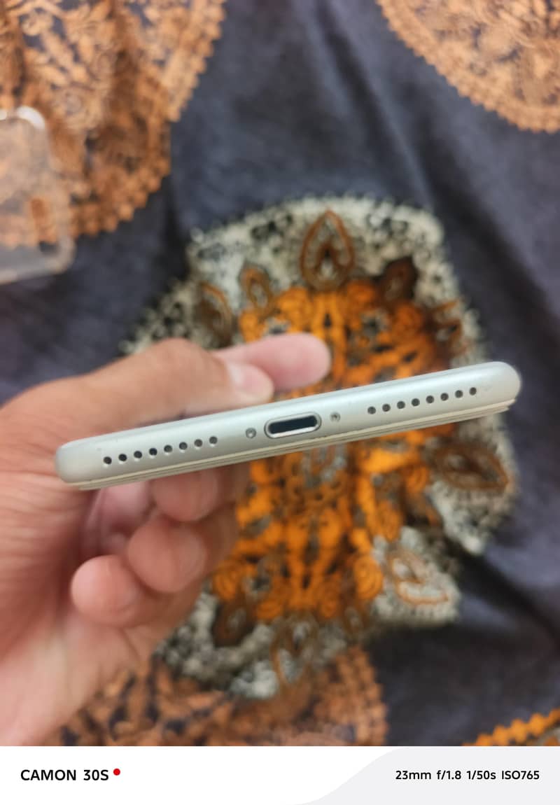 Apple iPhone 8 Plus 6