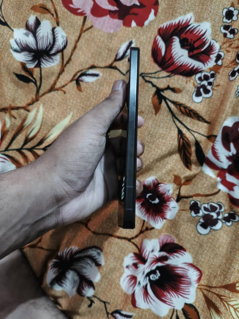 Sharp Aquos r7 3