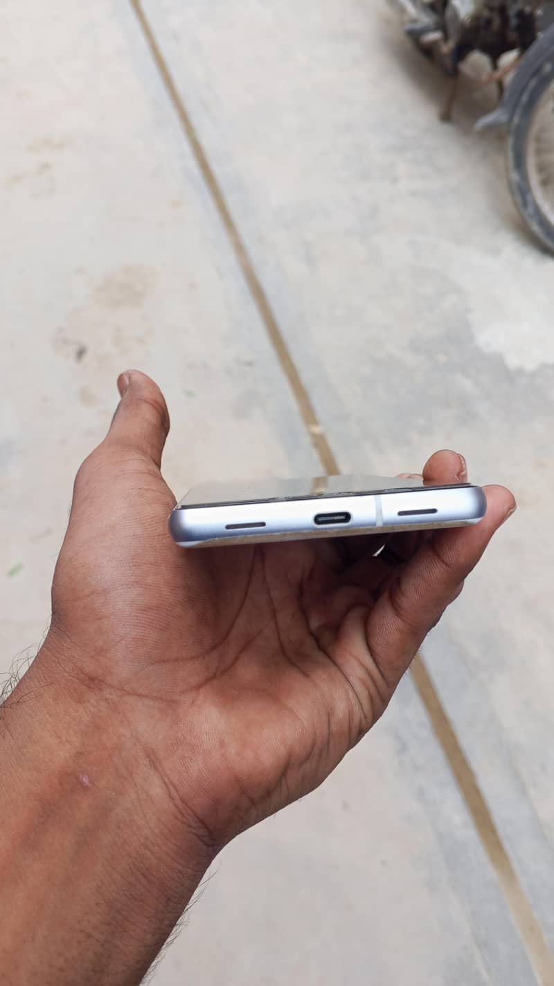 Google Pixel 7a 2