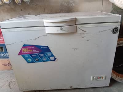 Dawlance freezer. 03214137731. Khalid