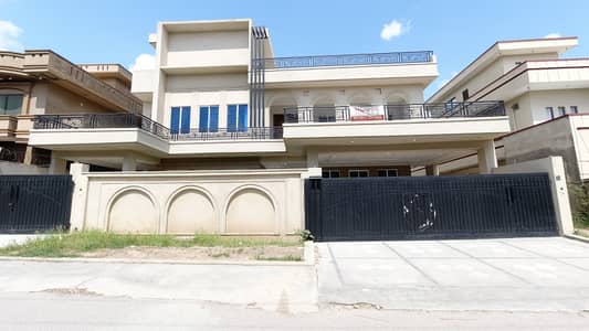 22 Marla House for Sale in G-15 (Street Corner)