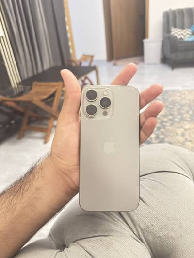 Apple iPhone 16 Pro Max