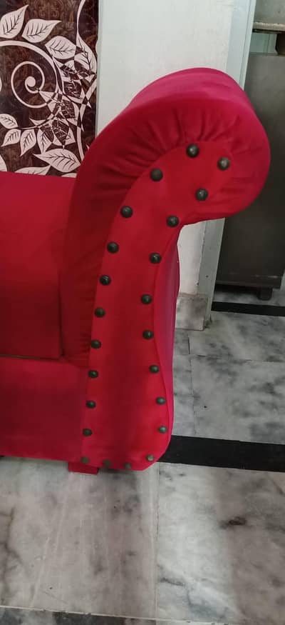 2 Seater Sethi Sofa urgent sale krna condition pictures mein dekh skte