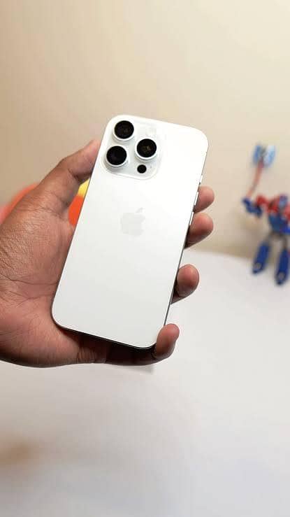 Apple iPhone 16 Pro 2