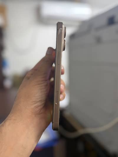 iPhone 16 pro max factory unlock LLA MODEL 1TB