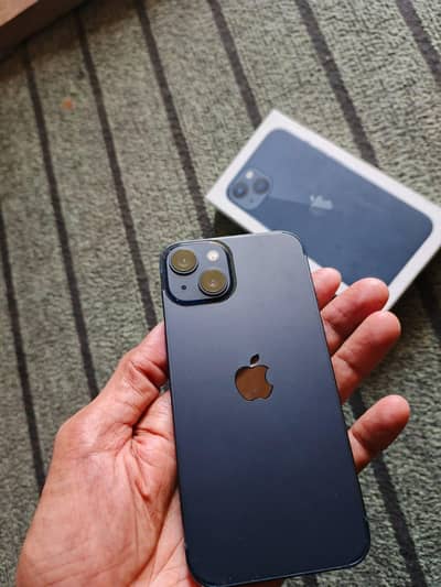 Apple iPhone 13